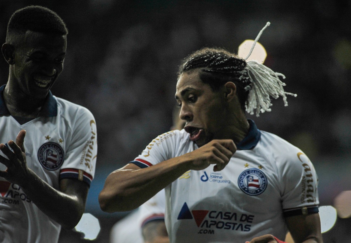 Análise: com a cara de Guto, Bahia vence o Cruzeiro em jogo franco e resposta positiva do banco - Globo.com