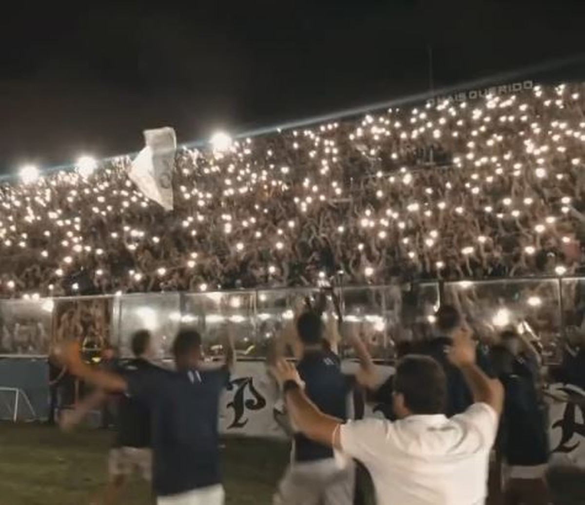 Após vencer na estreia da Série C, Remo apaga refletores do Baenão e desfila com taça do Parazão 2022 - Globo.com