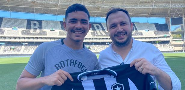 Botafogo acerta contratação de goleiro que viralizou na Copinha - UOL Esporte
