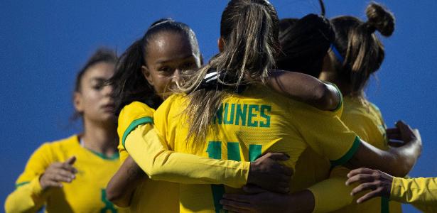 Brasil domina e vence Hungria por 3 a 1 em preparação para Copa América - UOL Esporte