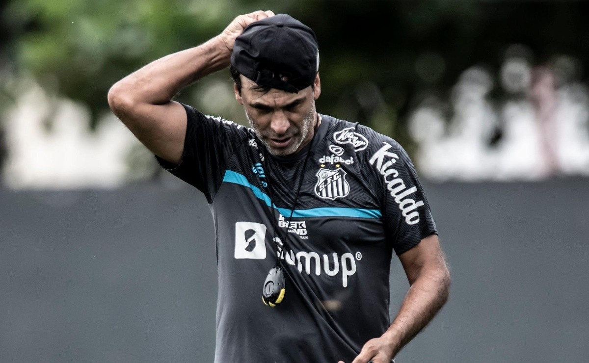 DM comunica e Fabián Bustos perde defensor para os próximos jogos do Santos; treinador indica substituto - Bolavip Brasil
