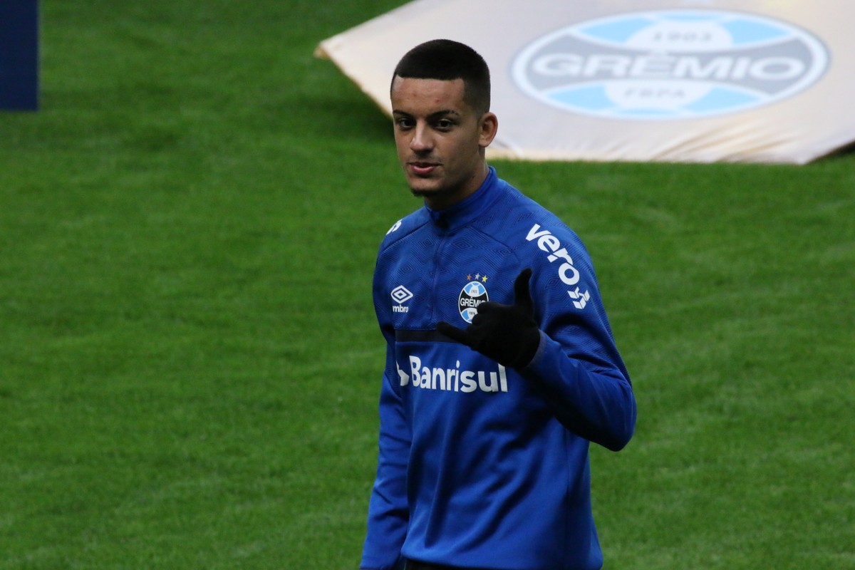 Grêmio recusa proposta do Atlético-GO e solicita retorno de Ricardinho - Globo.com