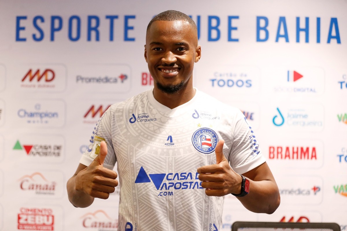 Natural de Feira de Santana, Emerson Santos celebra chegada ao Bahia: 