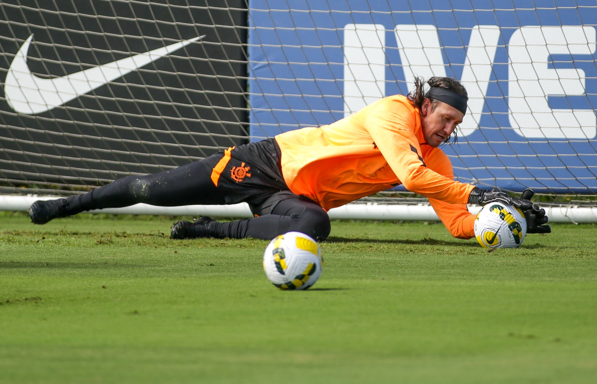 Polícia identifica jovem de 16 anos como responsável por ameaçar corintiano Cássio - Gazeta Esportiva