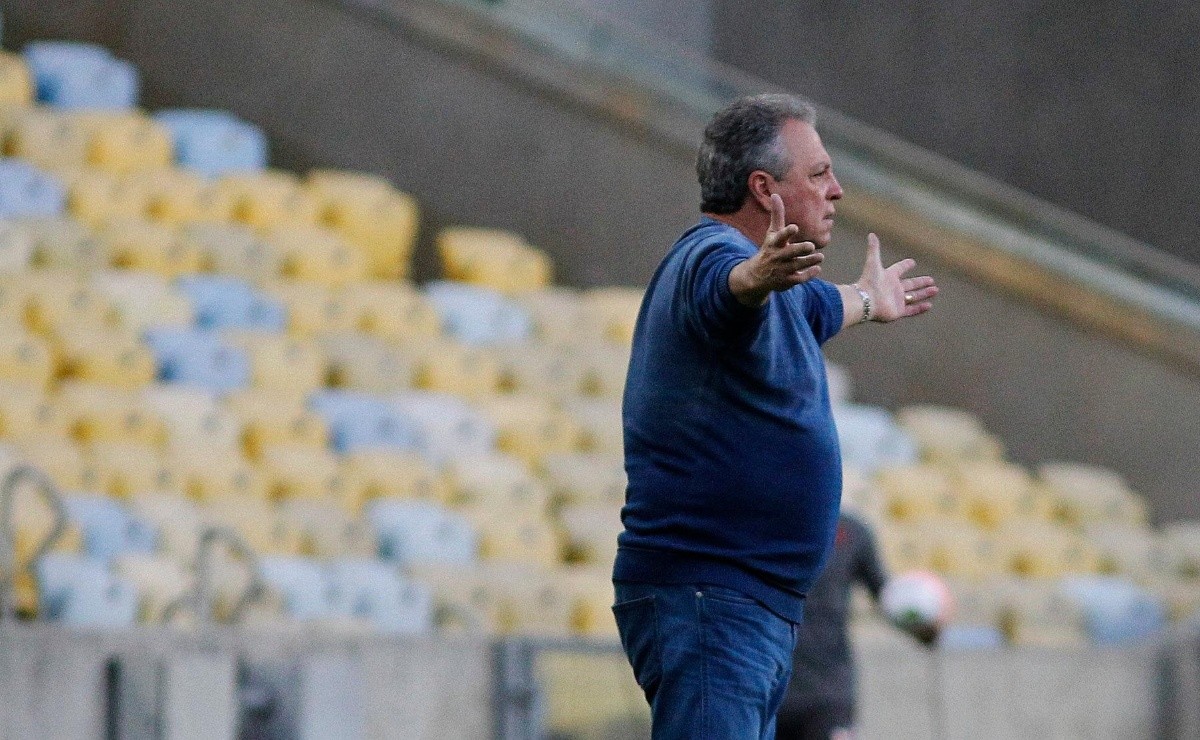 “Recalcado”; Abel pede desculpas por debochar de protestos no Ninho do Urubu e flamenguistas detonam o tre... - Bolavip Brasil