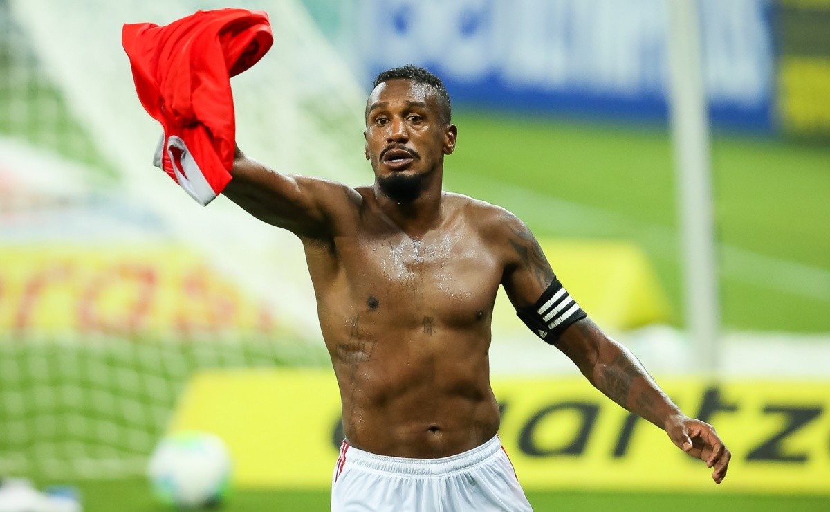 “Troco no Edenílson”; torcida do SPFC reage a interesse do Internacional em peça-chave no esquema de Ceni - Bolavip Brasil