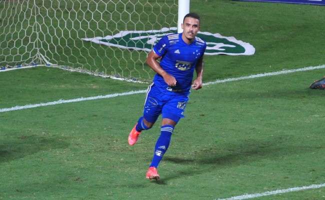 William Pottker rescinde contrato com Cruzeiro e deve reforçar Avaí - Superesportes